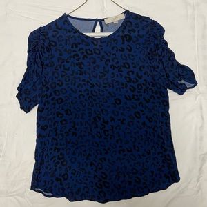 blue/black leopard print top